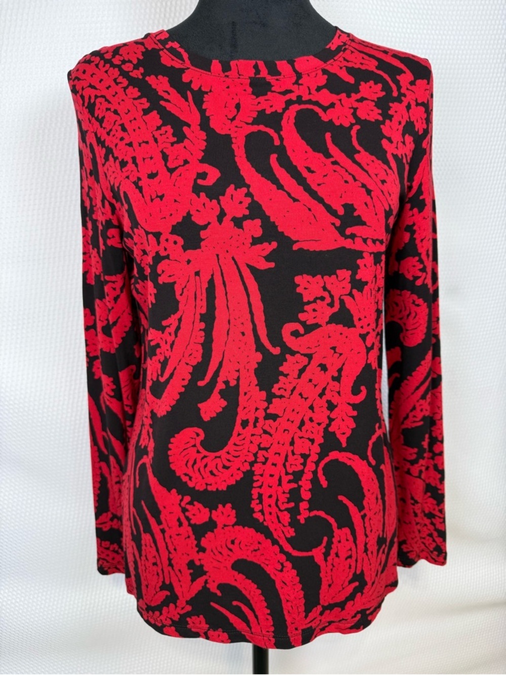Chico's Women's Touch of Cool Paisley Long Sleeve Top Sz Small (0) Red Black